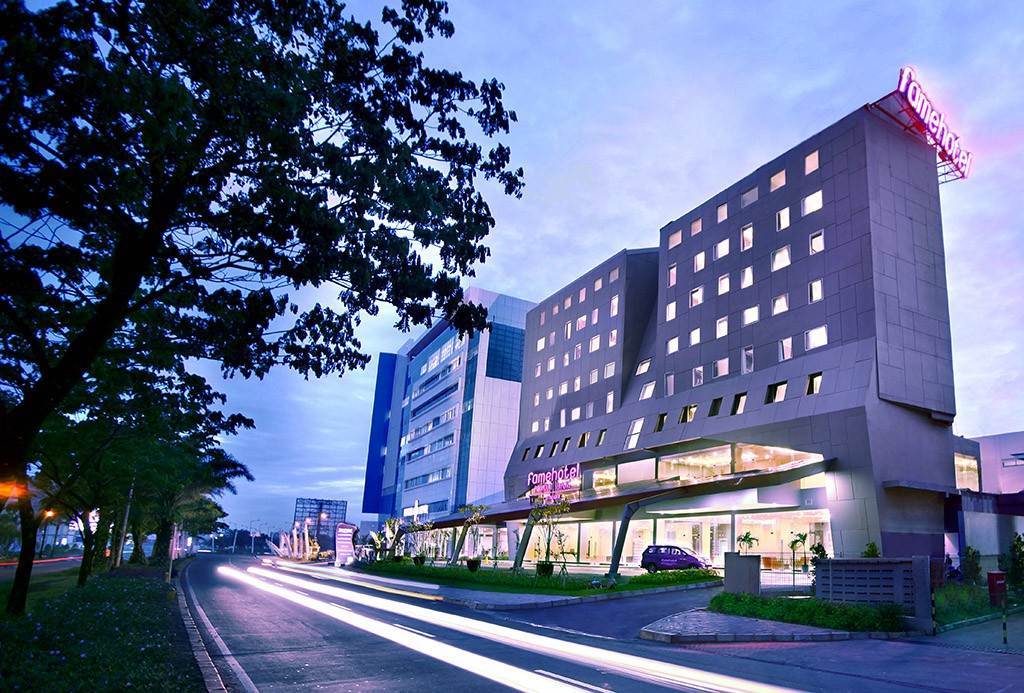 โรงแรมเฟม กาดิง เซอร์ปง ทังเกอรัง ภายนอก รูปภาพ